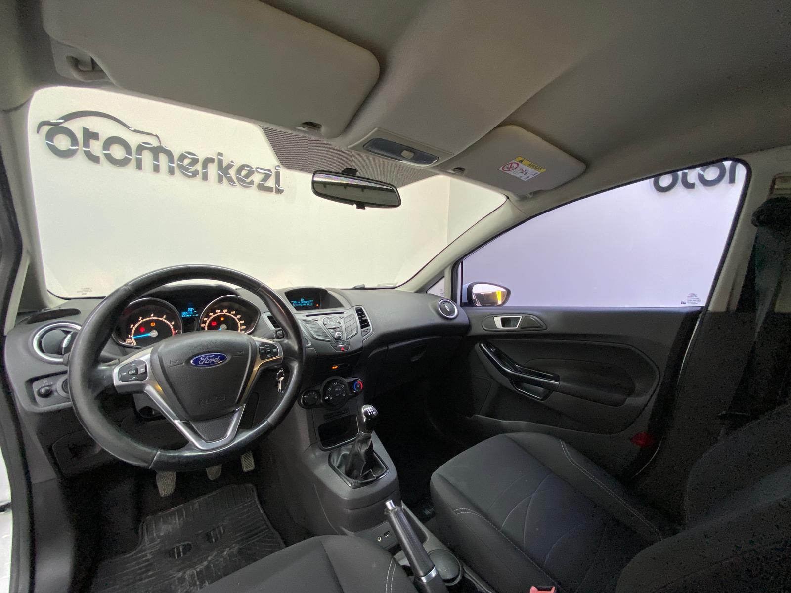 FORD FIESTA 13